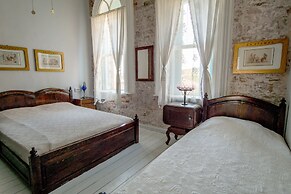 Son Vapur Kuleli Konukevi