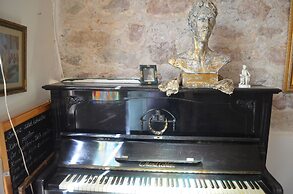 Son Vapur Kuleli Konukevi