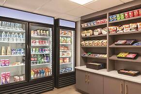 Park Inn by Radisson, Calgary Airport North, AB