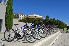 BRETIA apartments & more