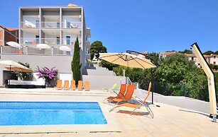 BRETIA apartments & more