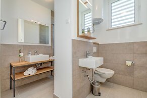 BRETIA apartments & more