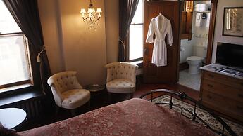 The Gage Mansion B&B