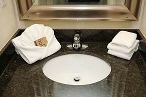 Continental Inn & Suites