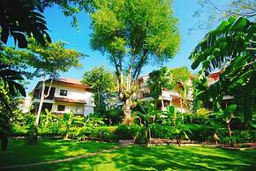 Birds and Bees Resort