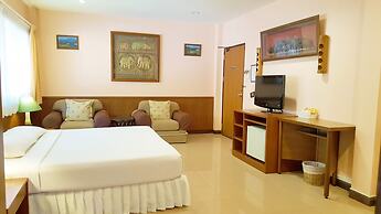 Birds and Bees Resort