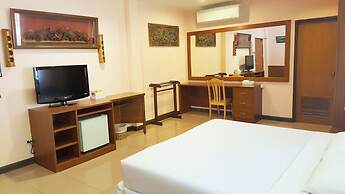 Birds and Bees Resort