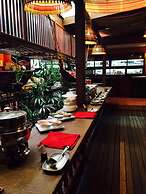 Birds and Bees Resort