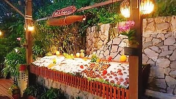 Birds and Bees Resort