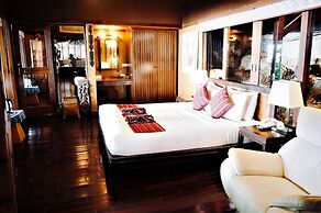 Birds and Bees Resort