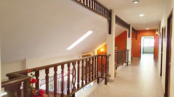 Birds and Bees Resort