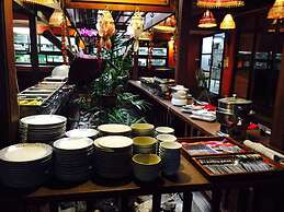 Birds and Bees Resort