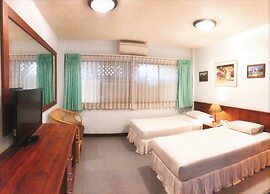 Birds and Bees Resort