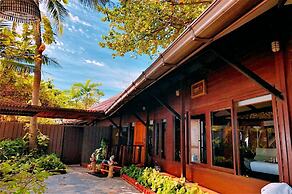 Birds and Bees Resort