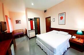 Birds and Bees Resort