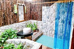 Birds and Bees Resort