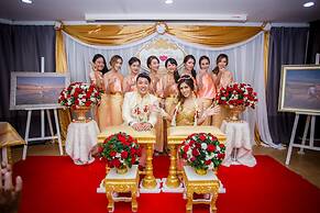 Birds and Bees Resort