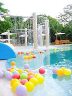 Birds and Bees Resort