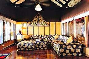 Birds and Bees Resort