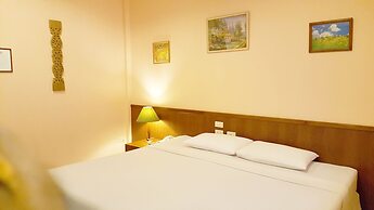 Birds and Bees Resort