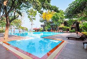 Birds and Bees Resort