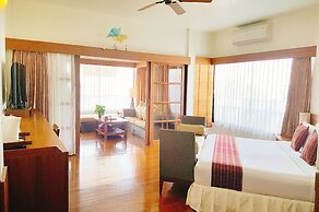 Birds and Bees Resort