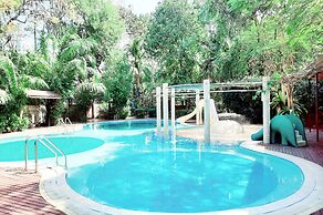 Birds and Bees Resort