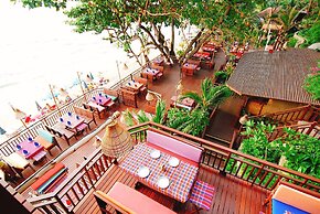 Birds and Bees Resort