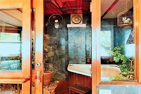 Birds and Bees Resort