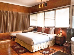 Birds and Bees Resort