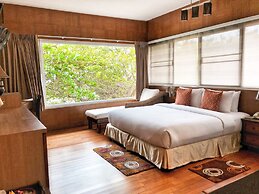 Birds and Bees Resort