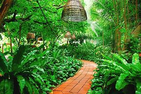 Birds and Bees Resort