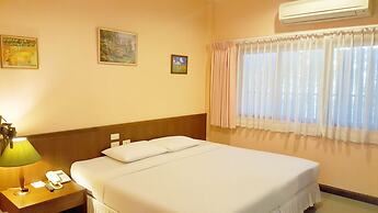 Birds and Bees Resort