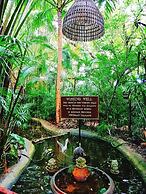 Birds and Bees Resort