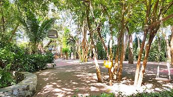 Birds and Bees Resort