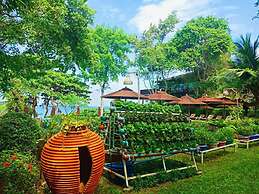 Birds and Bees Resort