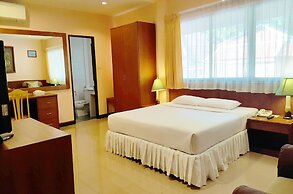 Birds and Bees Resort