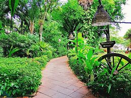 Birds and Bees Resort