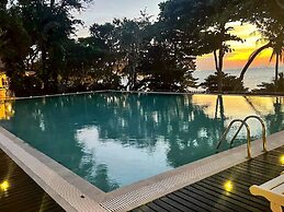 Birds and Bees Resort