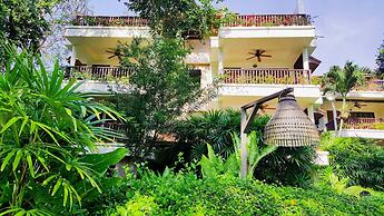 Birds and Bees Resort