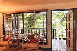 Birds and Bees Resort