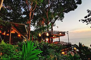 Birds and Bees Resort