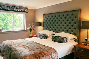 Craigmhor Lodge & Courtyard