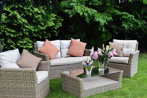 Craigmhor Lodge & Courtyard