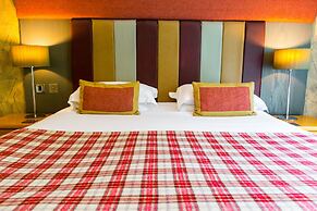 Craigmhor Lodge & Courtyard