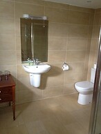 Craigmhor Lodge & Courtyard