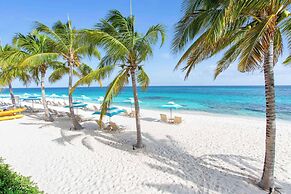 Zemi Beach House, LXR Hotels & Resorts