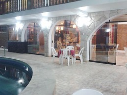 Hotel & Restobar Karaoke Garchetti