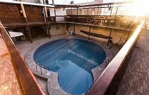 Hotel & Restobar Karaoke Garchetti