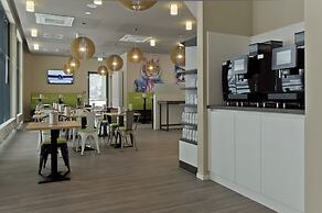 Super 8 by Wyndham Munich City West